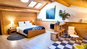 Chalet le Grenier 1821 - Grande chambre avec lit double 160x200